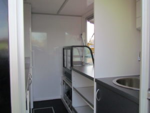 AGVM-aménagement-intérieur-foodtruck-7.4-300x225