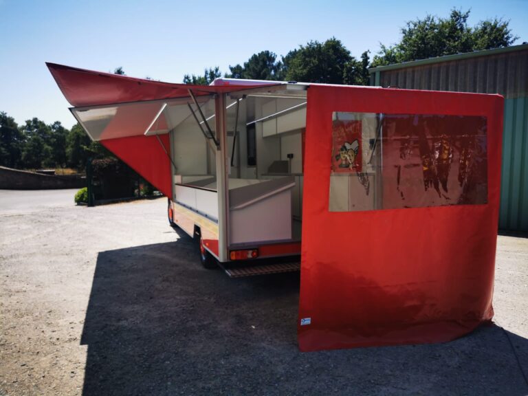 Aménagement food truck Biscuiterie Simon pour marché 2