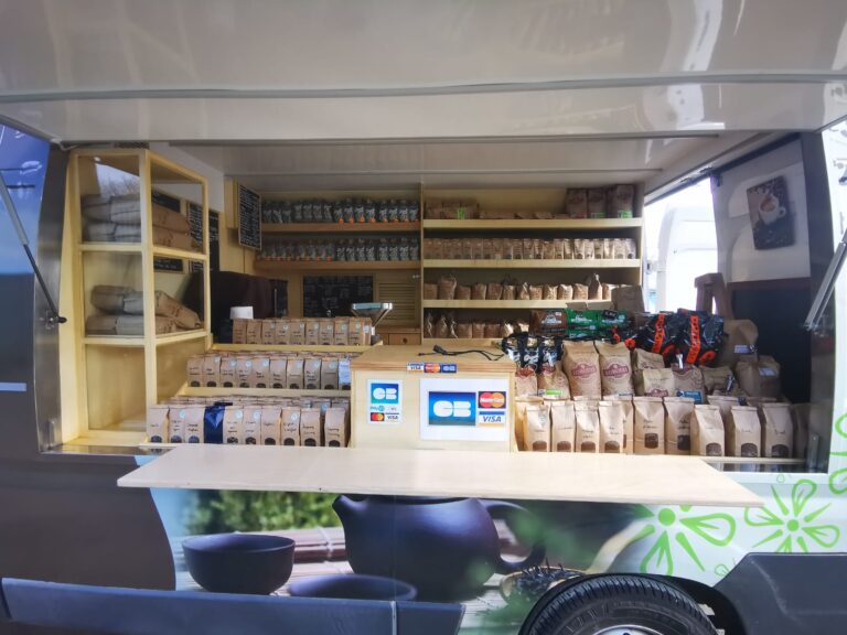Aménagement food truck Café À Volon'Thés en Bretagne 8