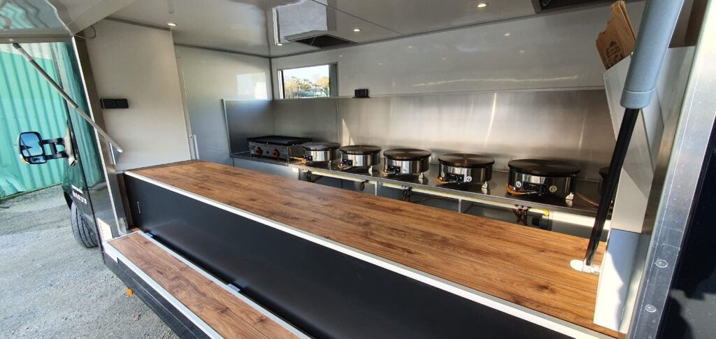 Aménagement food truck crêpes et galettes en Bretagne 1