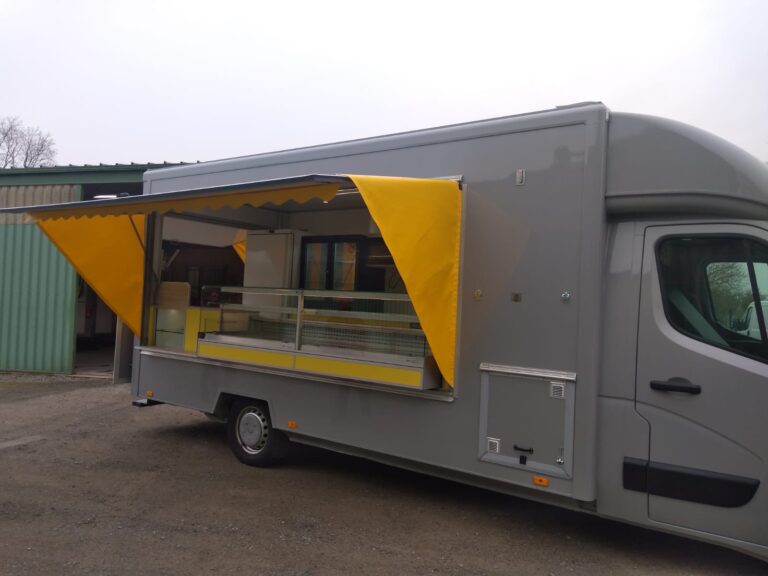 Aménagement food truck cuisine réunionnaise en Bretagne 1