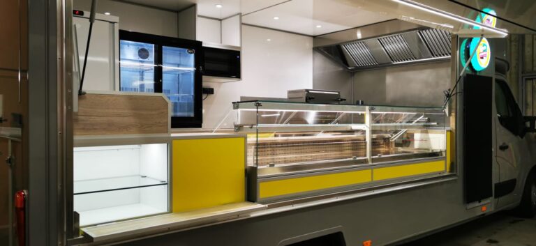 Aménagement food truck cuisine réunionnaise en Bretagne 5