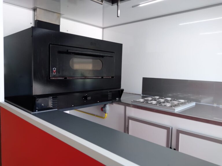 Aménagement food truck Le Napolitain Camion Pizza en Bretagne 6