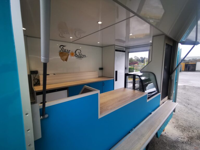 Aménagement food truck TIARÉ CRÊPES en Bretagne 2